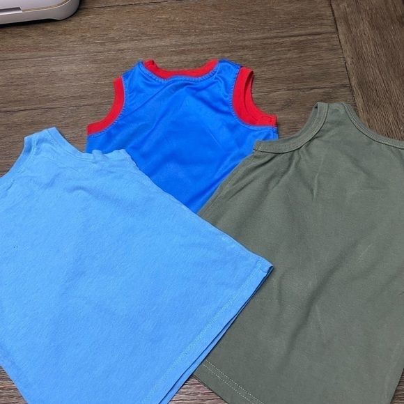 Lot of 3 boy tank tops 2T-4T
Preowned in excellent condition no rips no stains - Picture 5 of 5